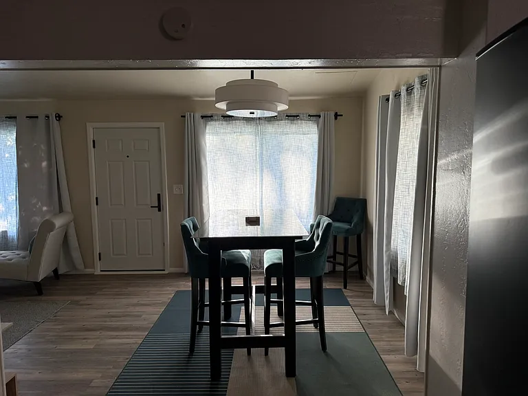 557 Jefferson St — Photo 9
