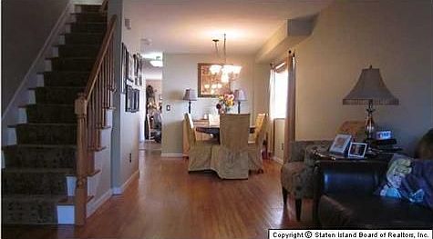 4th image of 73 Vineland Ave