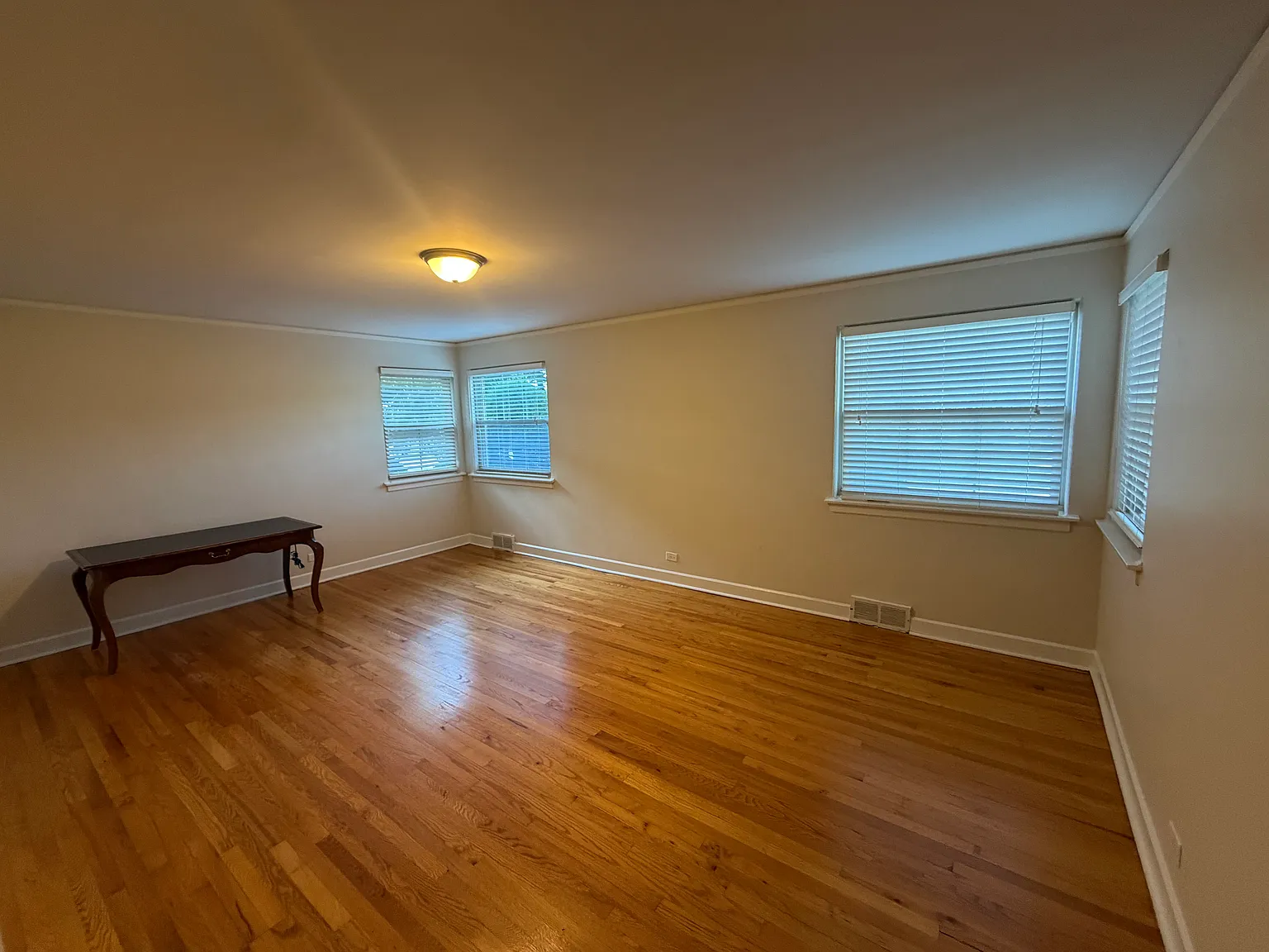 3 bed, 1700 sqft, $5,000 — Photo 4
