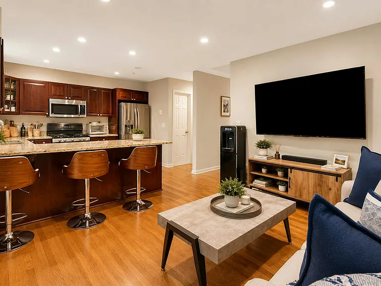 7 Newcastle Ct — Photo 10