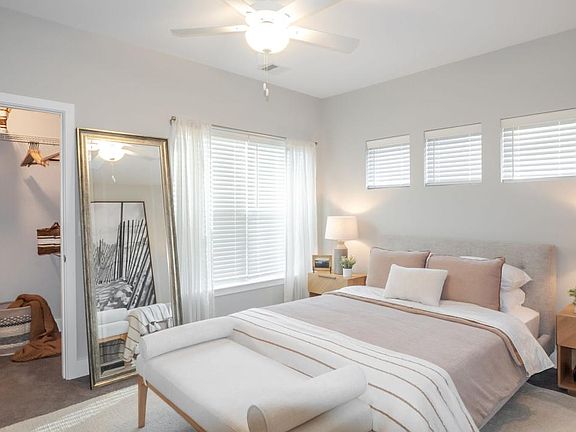 Blueway Commons bedroom and spacious closet