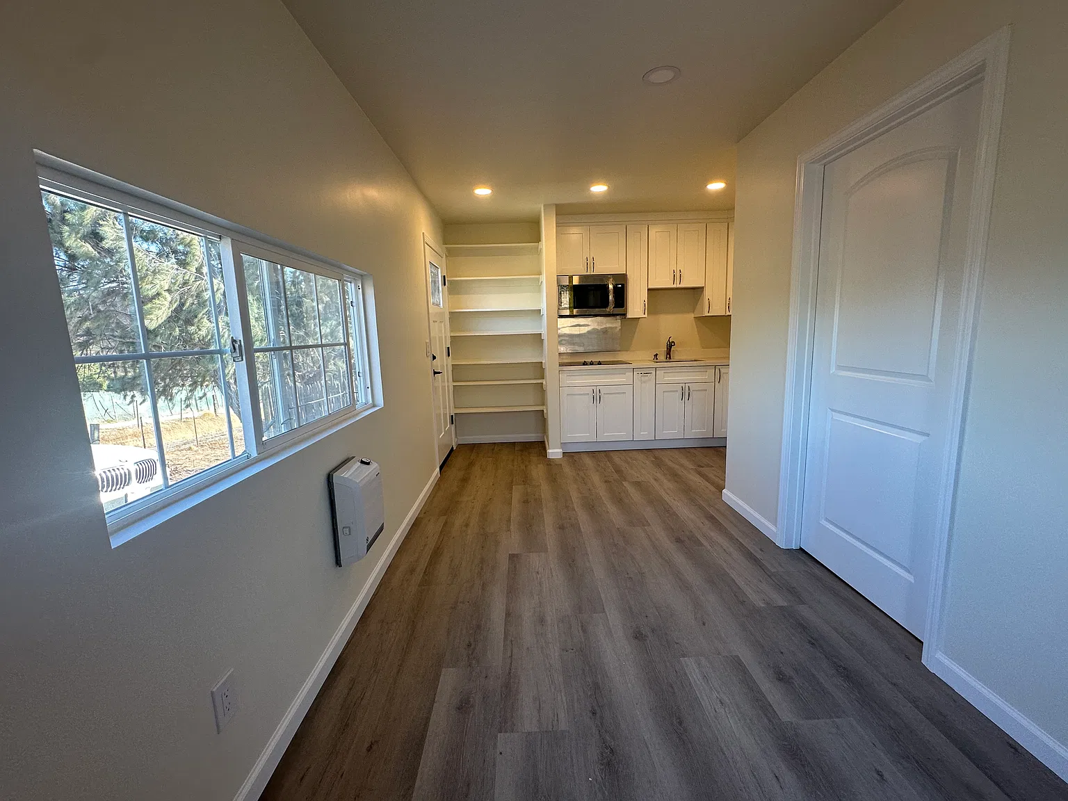 1 bed, 450 sqft, $2,200 — Photo 4