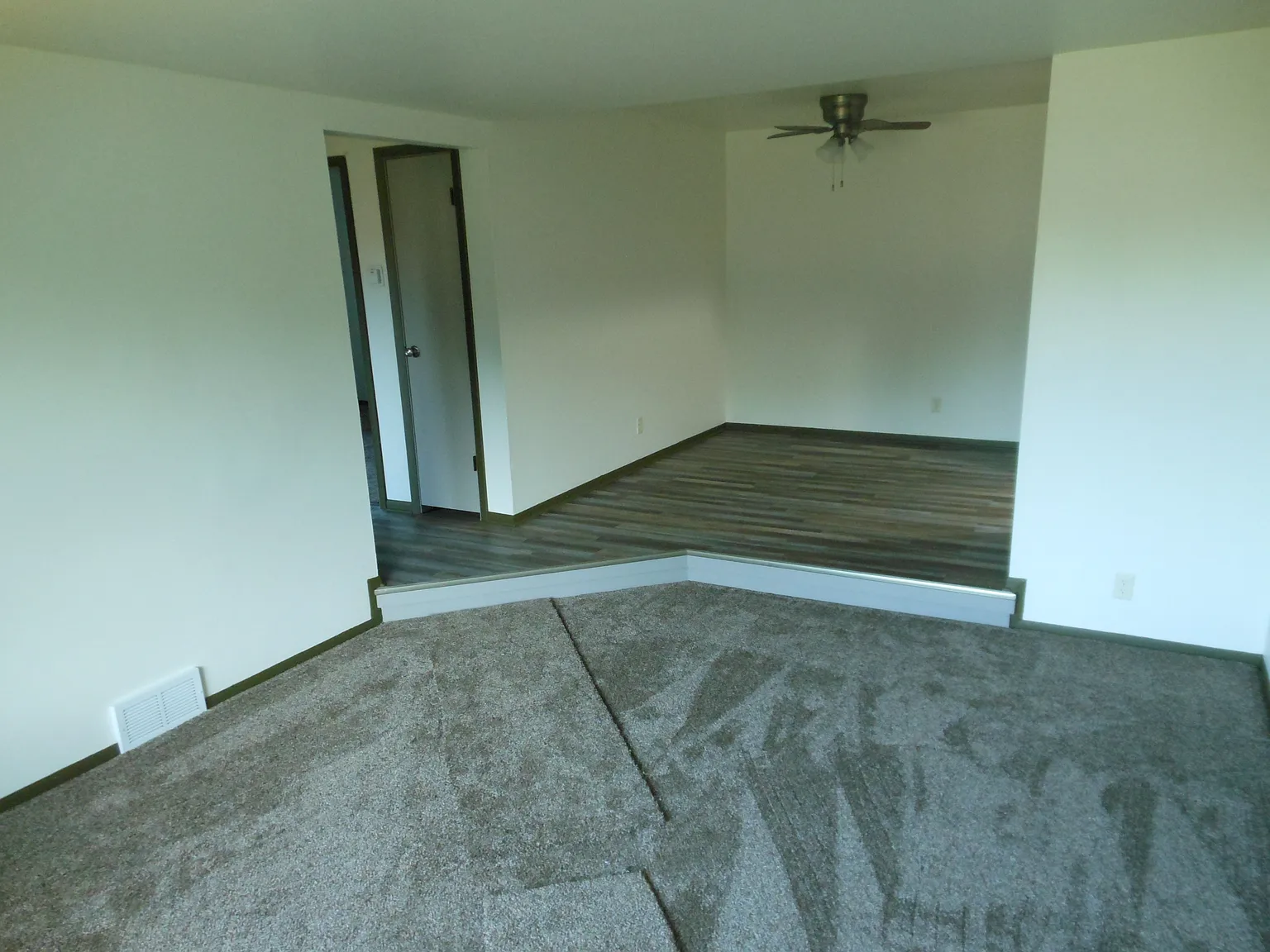 2 bed, 800 sqft, $1,100 — Photo 2