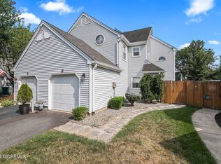 8 Millay Ct, Freehold, NJ