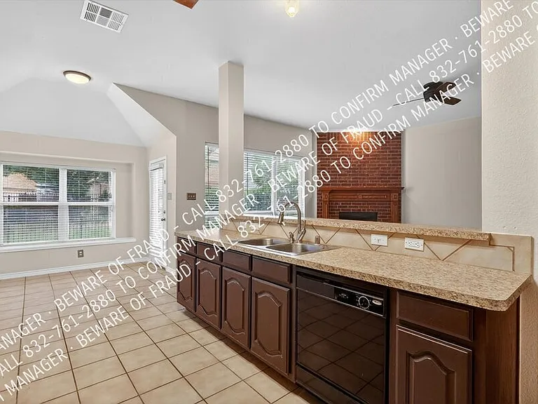 12079 Kingsville Dr — Photo 12