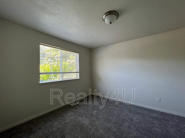 1385 E 1120 S — Photo 15