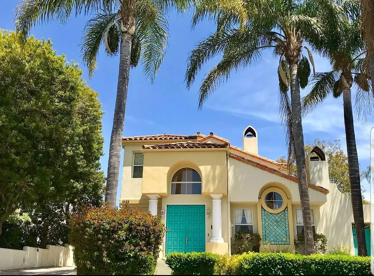 4 bed, 3.5 bath, 2312 sqft, $10,500 — Photo 1