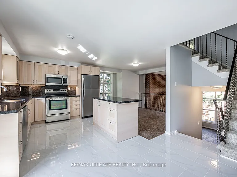 525 Balliol St #17 — Photo 16