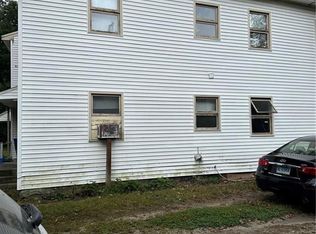 55 Walnut St, Putnam, CT 06260