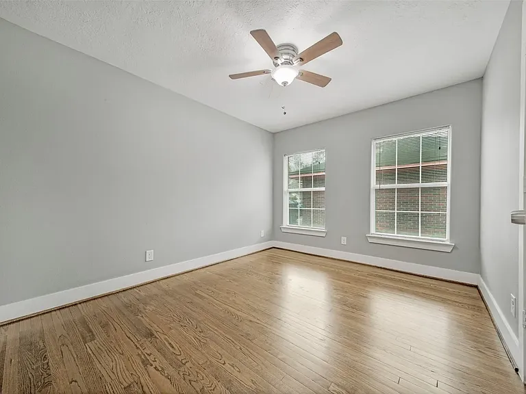 134 E Janisch Rd — Photo 9