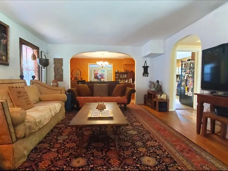 215 N Palmway — Photo 8