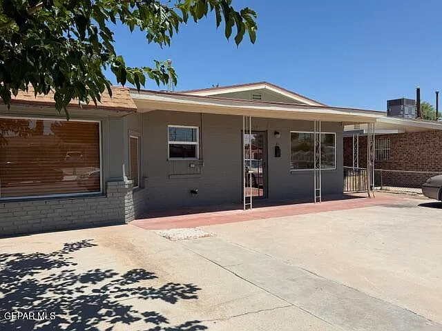 209 Mango Rd — Photo 1
