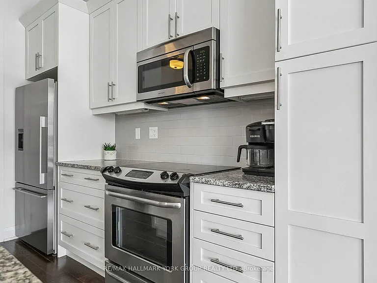 15277 Yonge St #11 — Photo 14