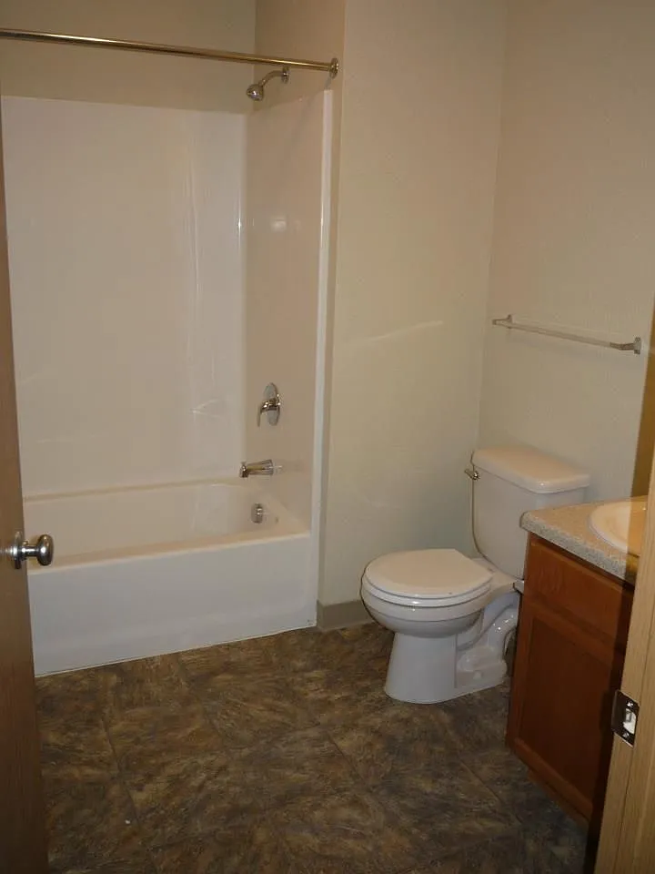 Marbleton Pinewood Apartments — Photo 4