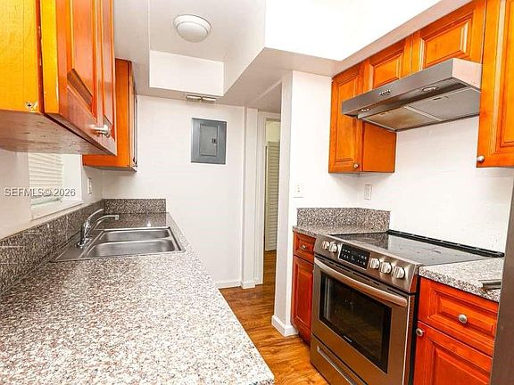 5th image of 4103 Riverside Dr