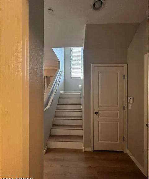 1731 E Elgin St — Photo 15