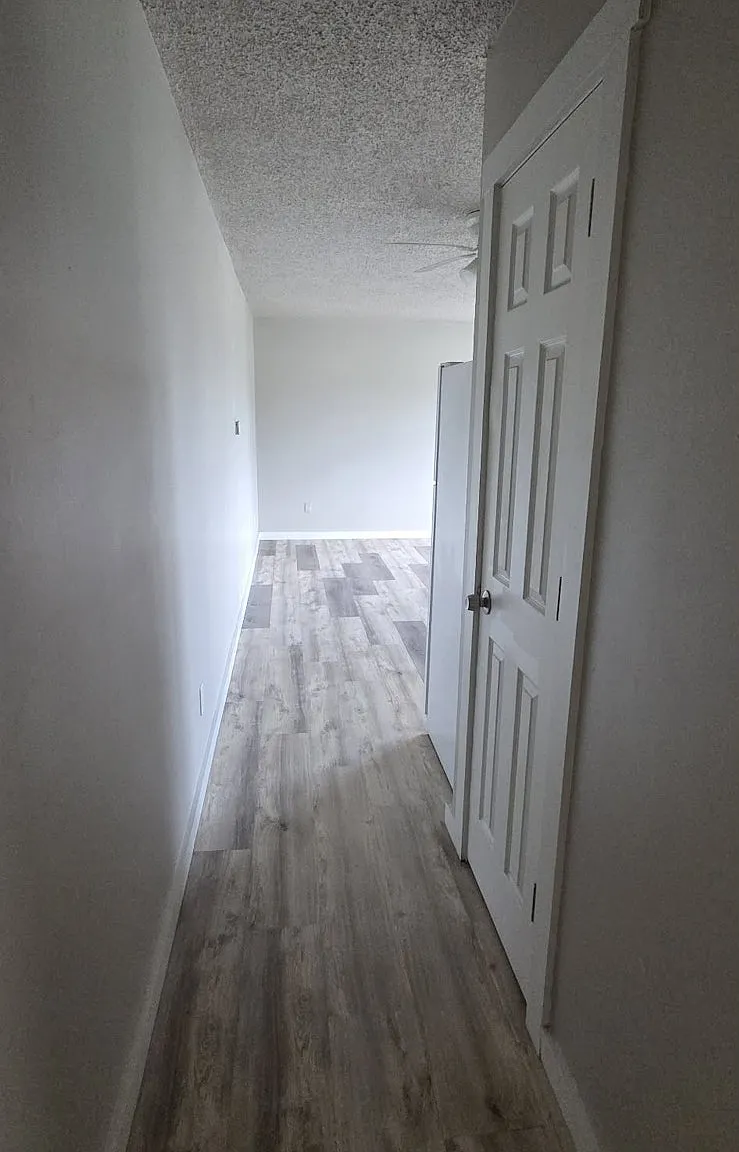 518 Baker Street, Unit 2 — Photo 2
