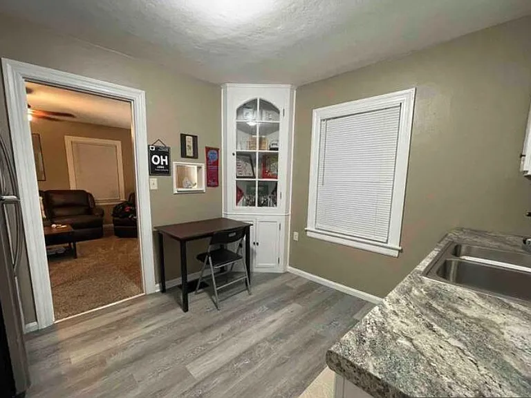 2804 White Oak Dr — Photo 7