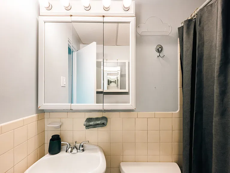 1532 Perry St #1 — Photo 14