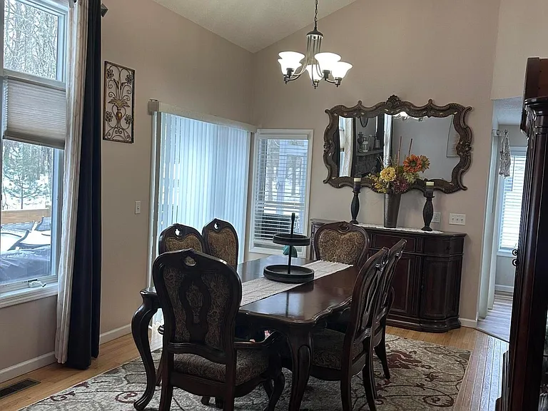 101 Pommel Dr — Photo 6