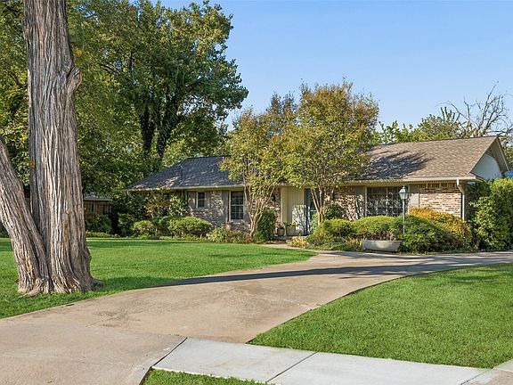 3rd image of 1004 Cedar Ln