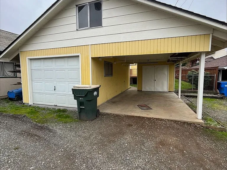 815 E St — Photo 2