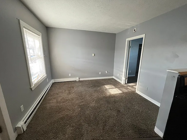 375 Manchester St #3R — Photo 4