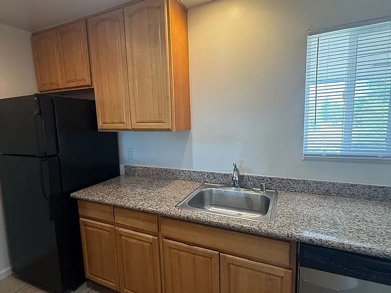 409 Taylor St #1-8 — Photo 5