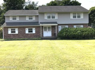 28 Country Fair Ln, Schenectady, NY 12302