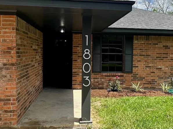 1803 S Park St, Brenham, TX 77833