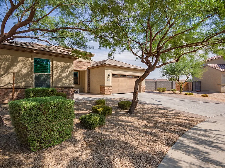 12152 W Winslow Ave — Photo 4
