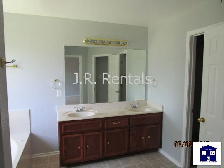 5510 Shawn Dr — Photo 55