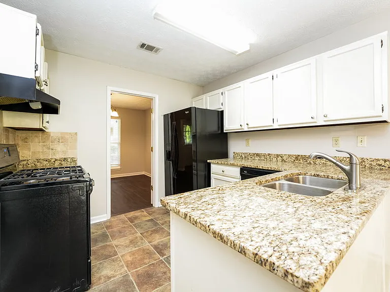 462 Sherwood Cir — Photo 7