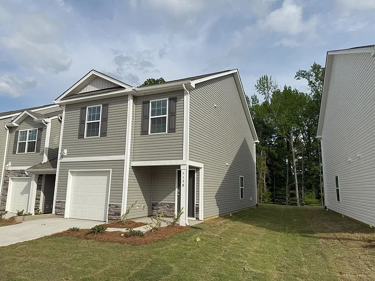 5138 Hyrule Dr — Photo 1