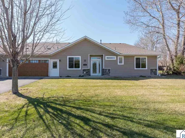725 Augusta Dr, Mankato, MN 56001