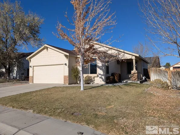 560 Sugarloaf Dr, Dayton, NV 89403