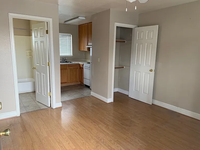 Stonecreek Apartments — Photo 3