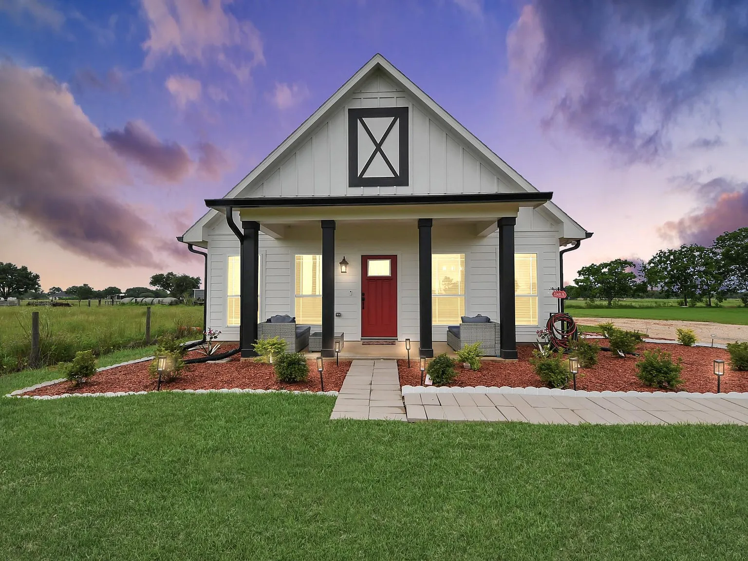 3 bed, 2.0 bath, 1705 sqft, $2,500 — Photo 3