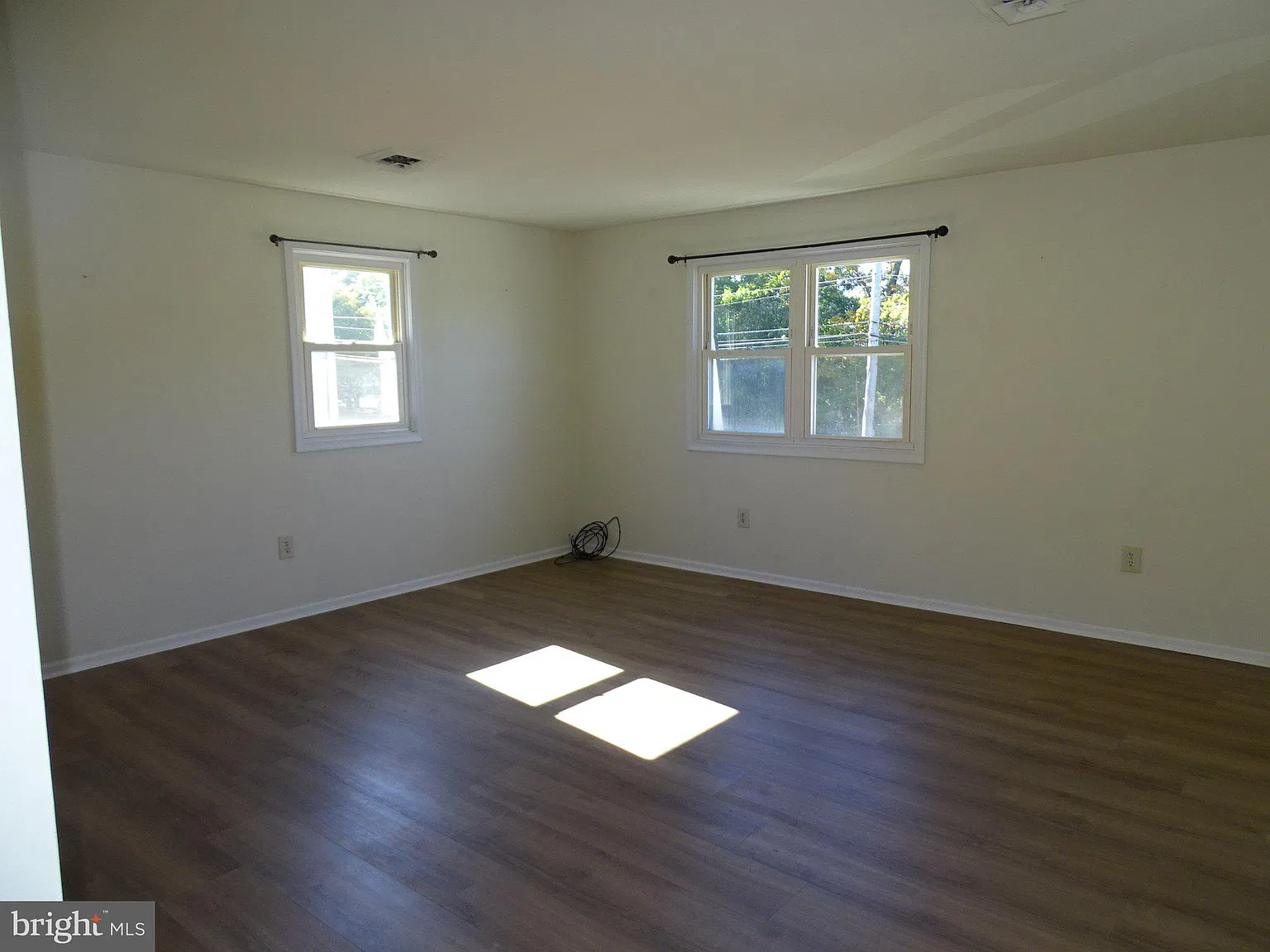 2 bed, 1.0 bath, 1023 sqft, $1,950 — Photo 2