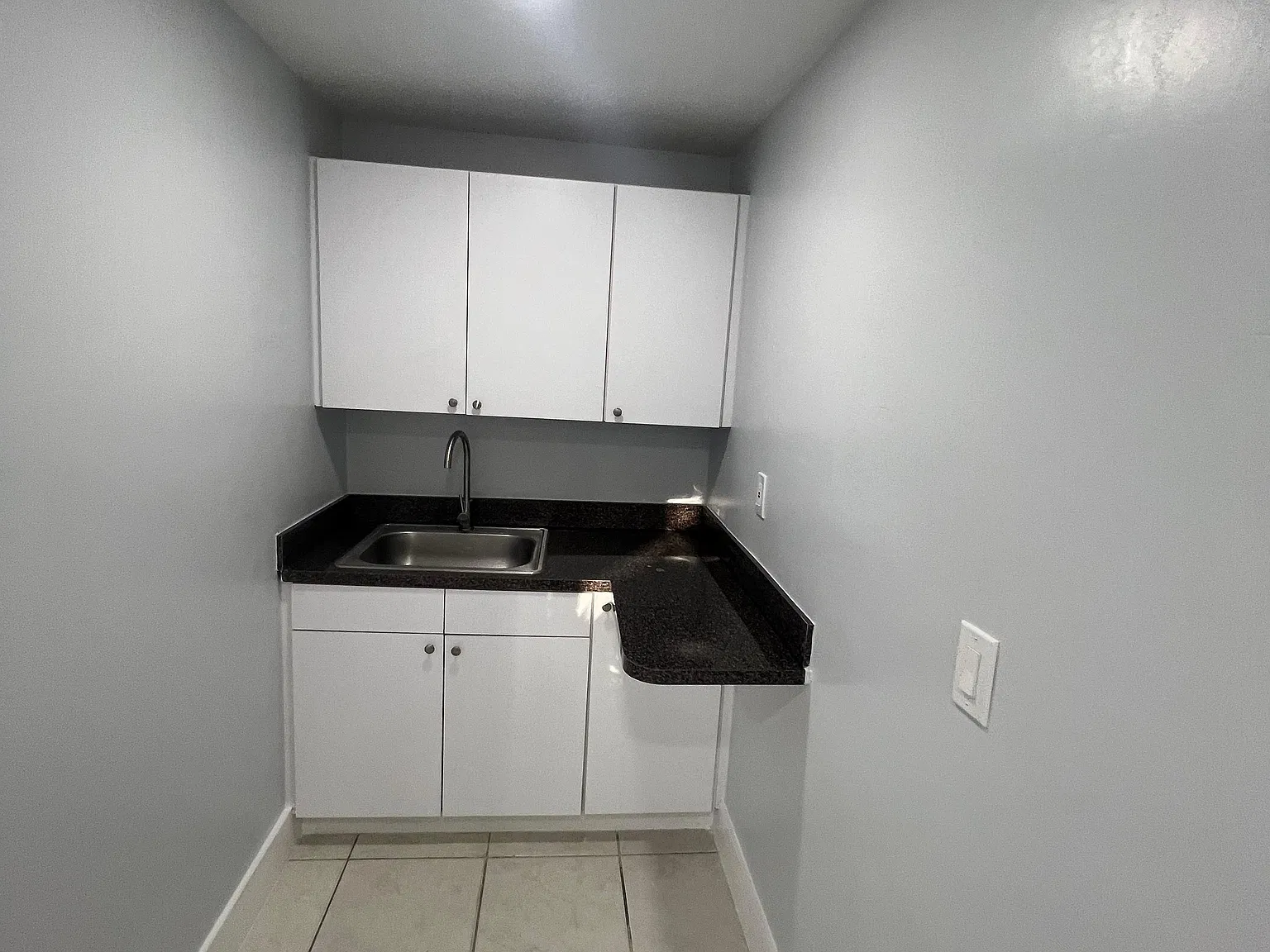 Studio, $1,100 — Photo 3