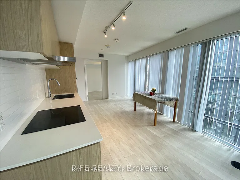 60 Shuter St #1711 — Photo 7