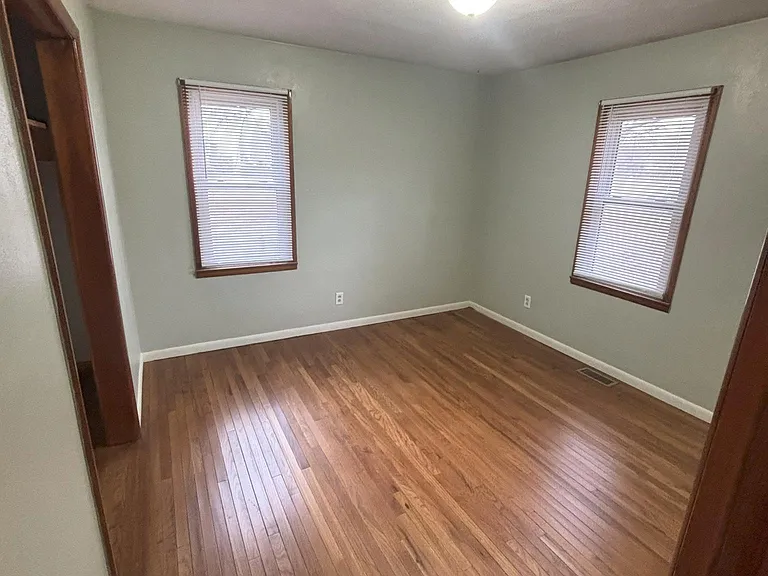 116 S Johnson Ave — Photo 13