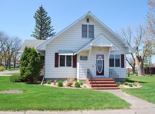 119 S James St, Fairmont, MN 56031