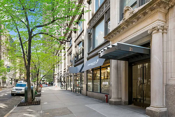 Sold by Compass | media 10