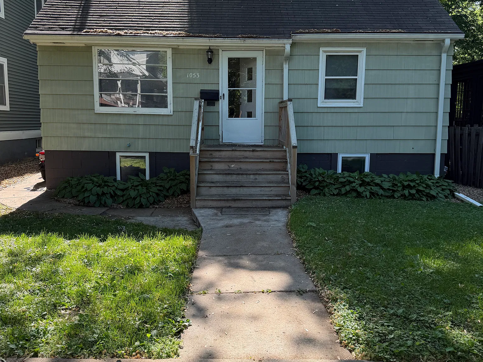 5 bed, 1280 sqft, $700 — Photo 1