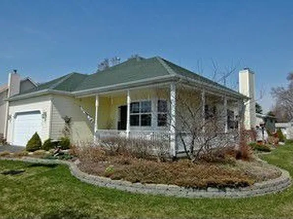 5304 Valley Dr, Richmond, IL 60071