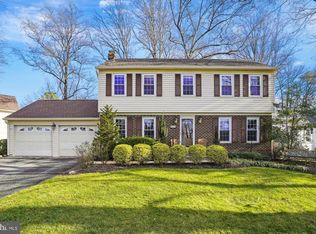 8015 Sunset Path Ct, Springfield, VA 22153
