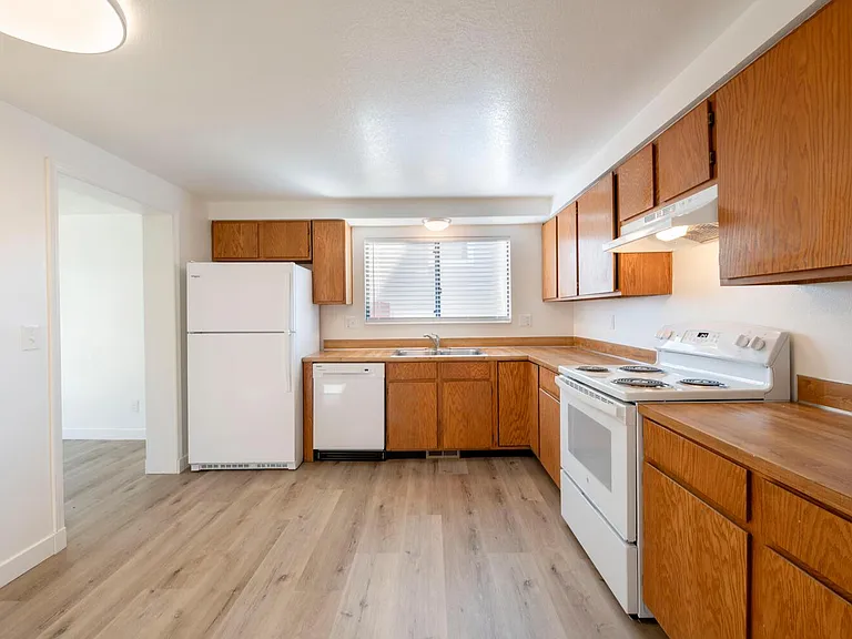 2747 S Sierra Park Cir E — Photo 2