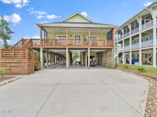 115 SE 45th Street, Oak Island, NC 28465