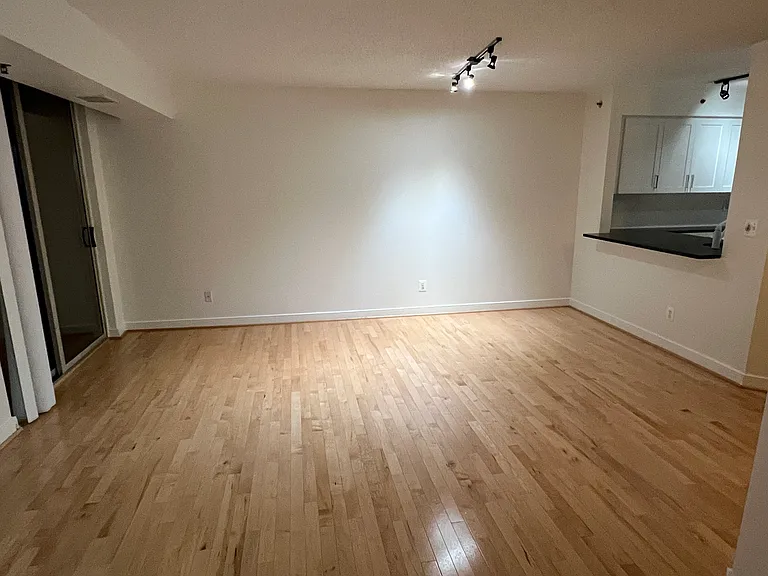 7500 Woodmont Ave #314 — Photo 8
